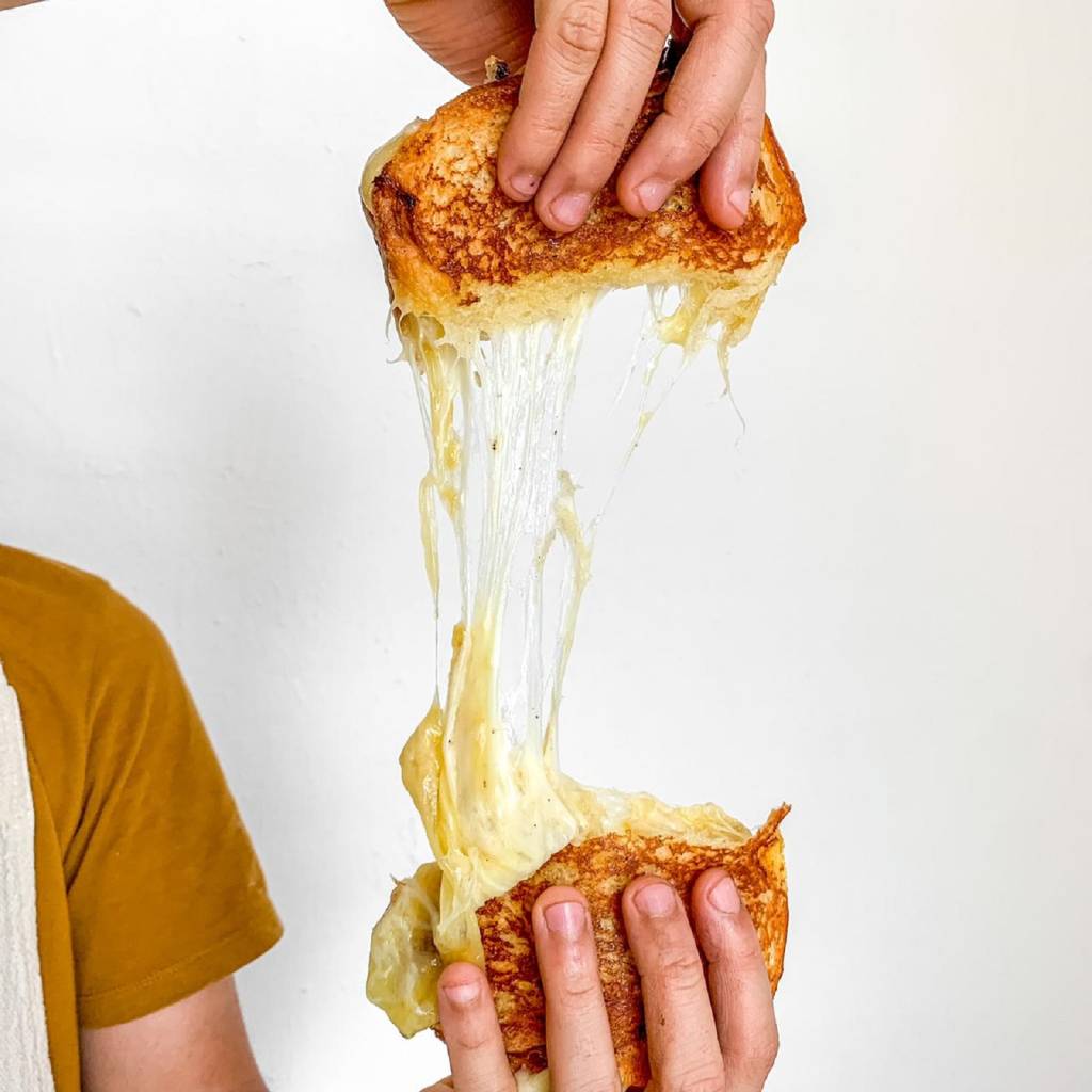 Queijo Quente – Na Fila do Pão O queijo quente da padaria Na Fila do Pão, localizada na Barra Funda, em São Paulo
