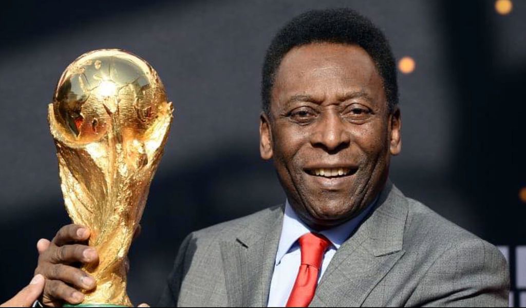Presença de Edson Arantes do Nascimento, o Pelé, na Copa do Mundo no Japão, em 2016