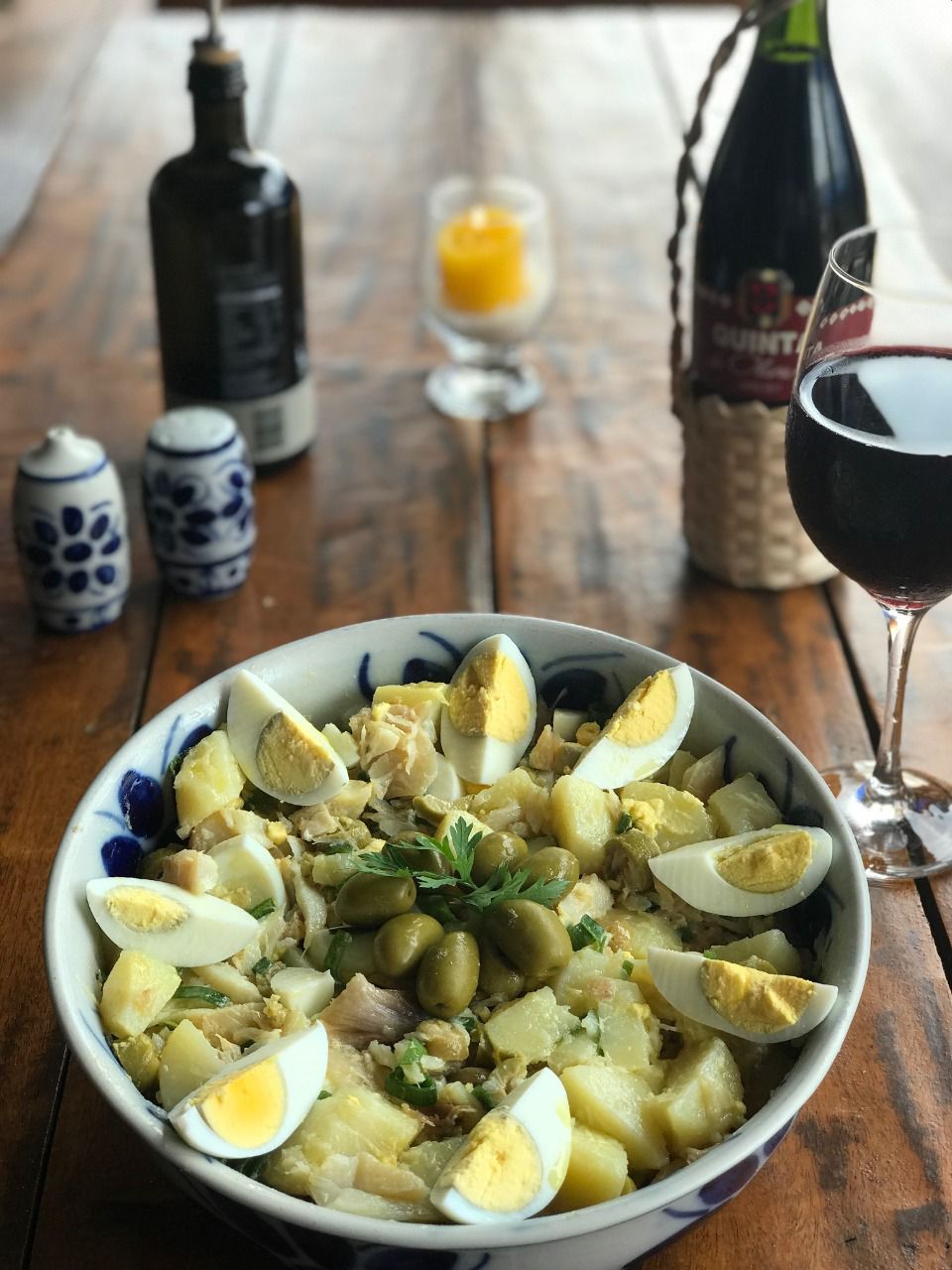 Receita de salada de batata com bacalhau Receita de salada de batata com bacalhau