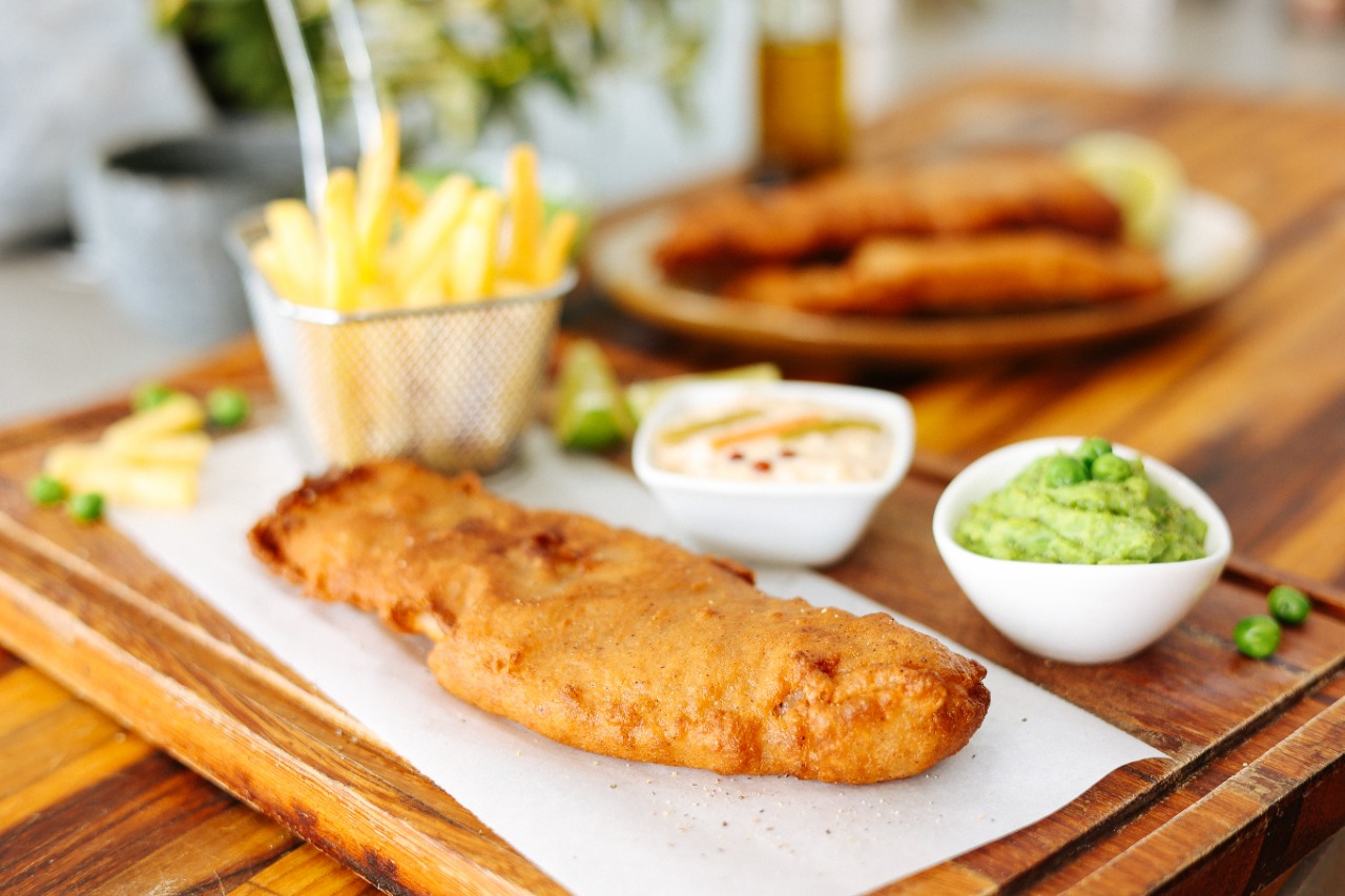 Receita de fish and chips (peixe e fritas)