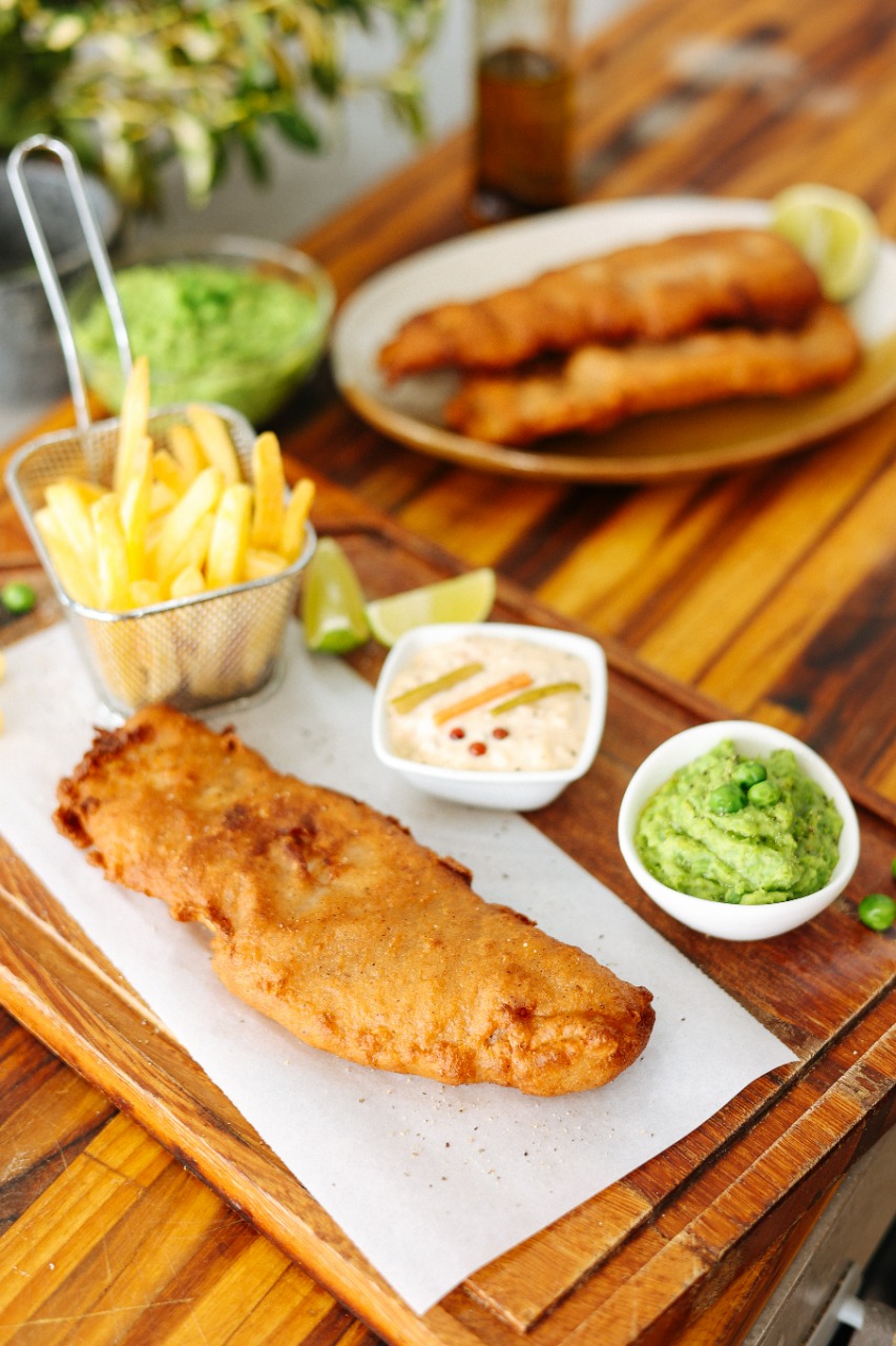 Receita de fish and chips (peixe e fritas)