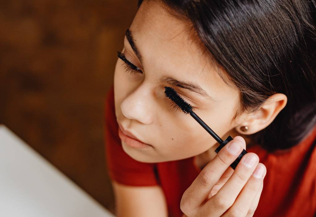 Máscara de cílios: como escolher, usar e até arrumar erros