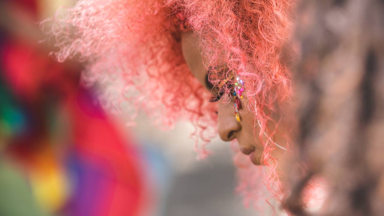 O choque provocado pelo retorno à rotina, logo após as festas de carnaval, traz sentimentos de vazio e melancolia.