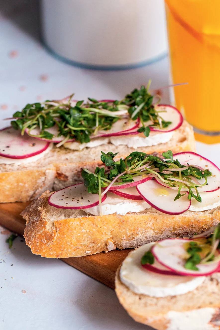 receitas de café da manhã sem ovo - toast de rabanete