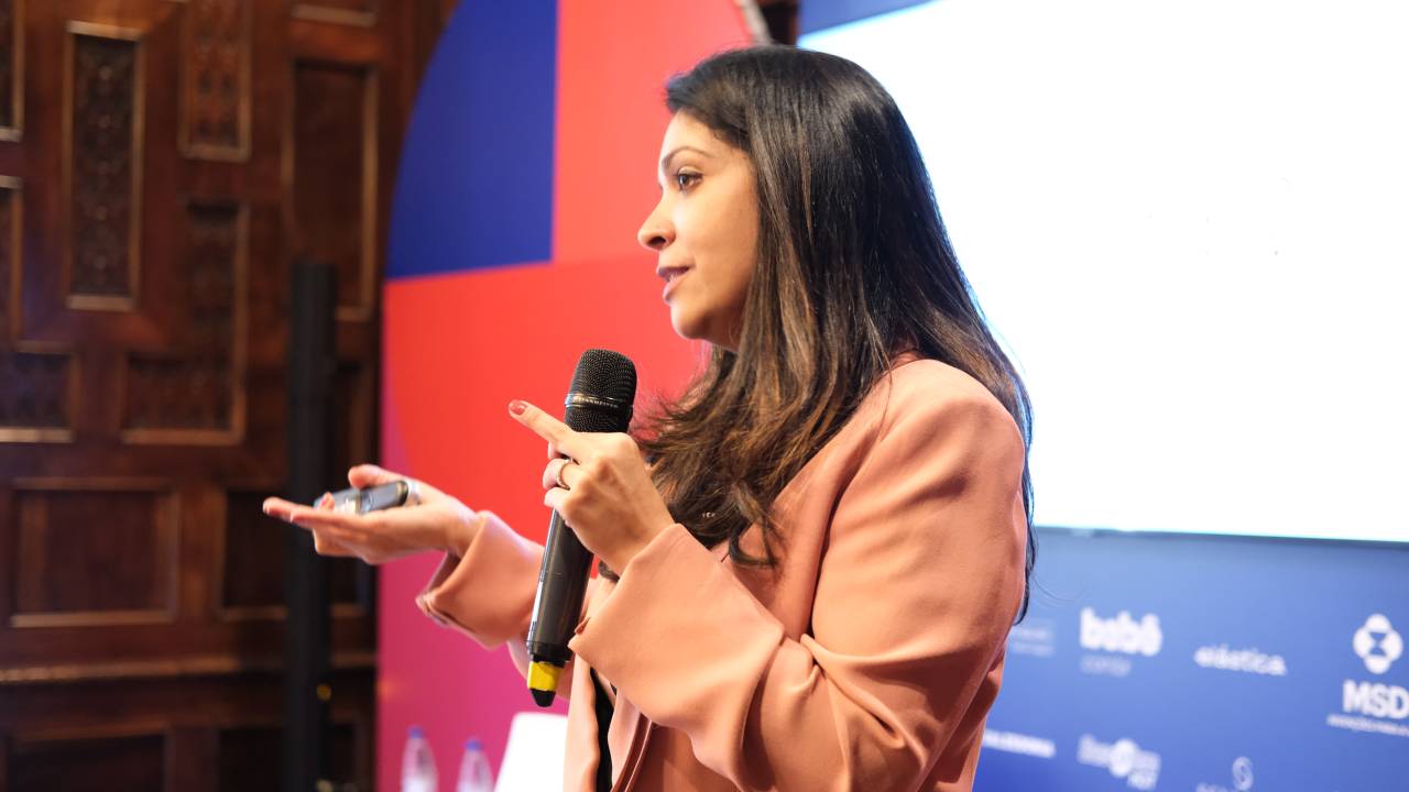 Karuna Lopes, head de comunicação do LinkeDin, compartilhou dicas para turbinar o seu perfil.