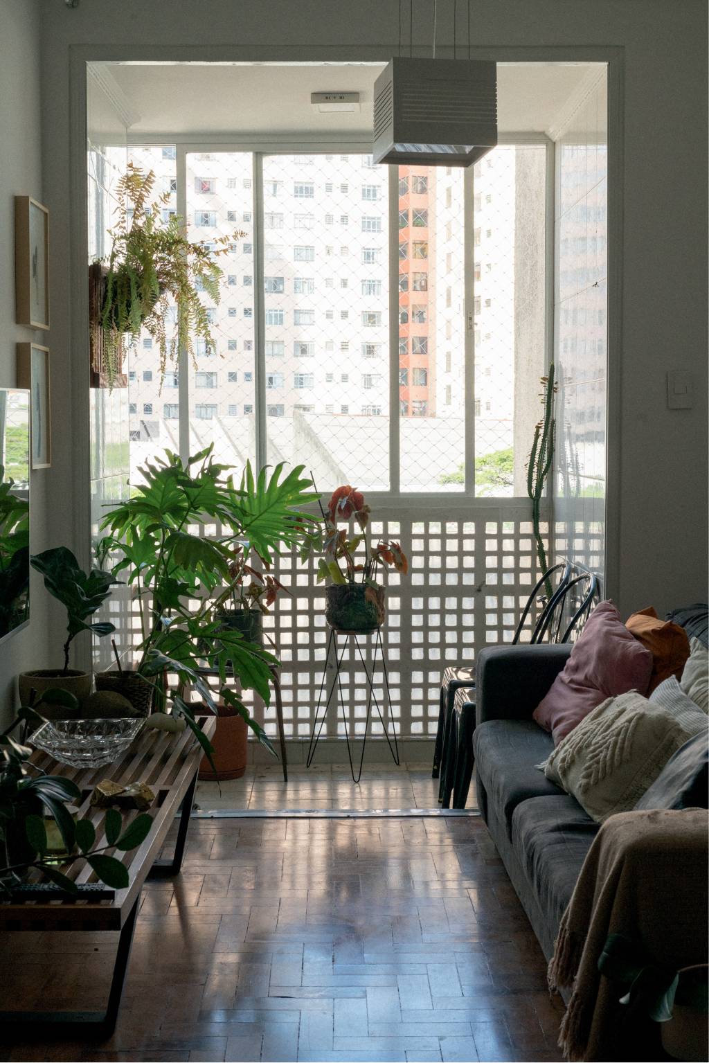Indoor – O apartamento da curadora Carollina Lauriano O apartamento da curadora de arte Carollina Lauriano, na Barra Funda