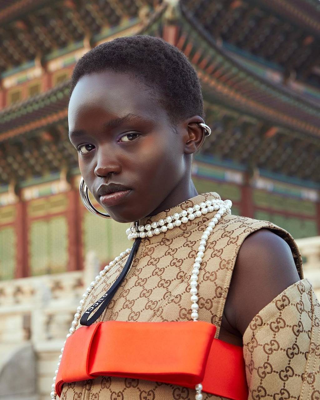 347415670_1245238552786446_5847308337007631920_n A pele impecável com referências coreanas do Cruise da Gucci 2024