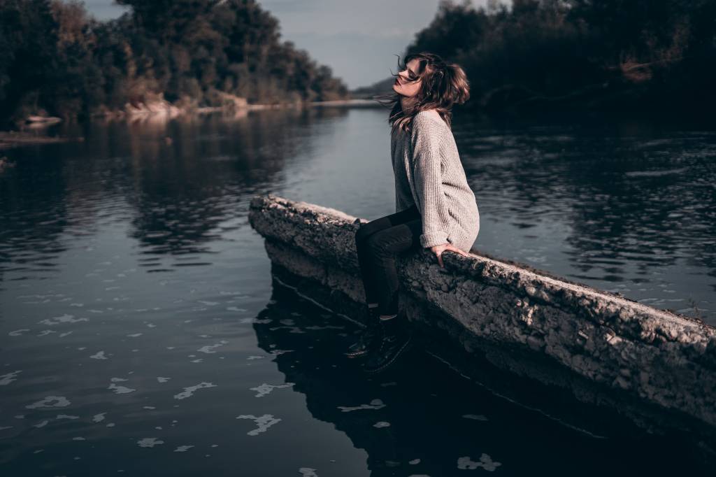 Uma cultura extremamente enraizada na sociedade é de que a mulher precisa de um(a) parceiro(a) para ser realizada.