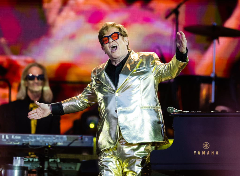 Elton John encerra festival com o seu último show no Reino Unido