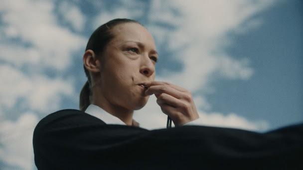 Curta sobre a primeira árbitra brasileira de futebol vence ouro em Cannes