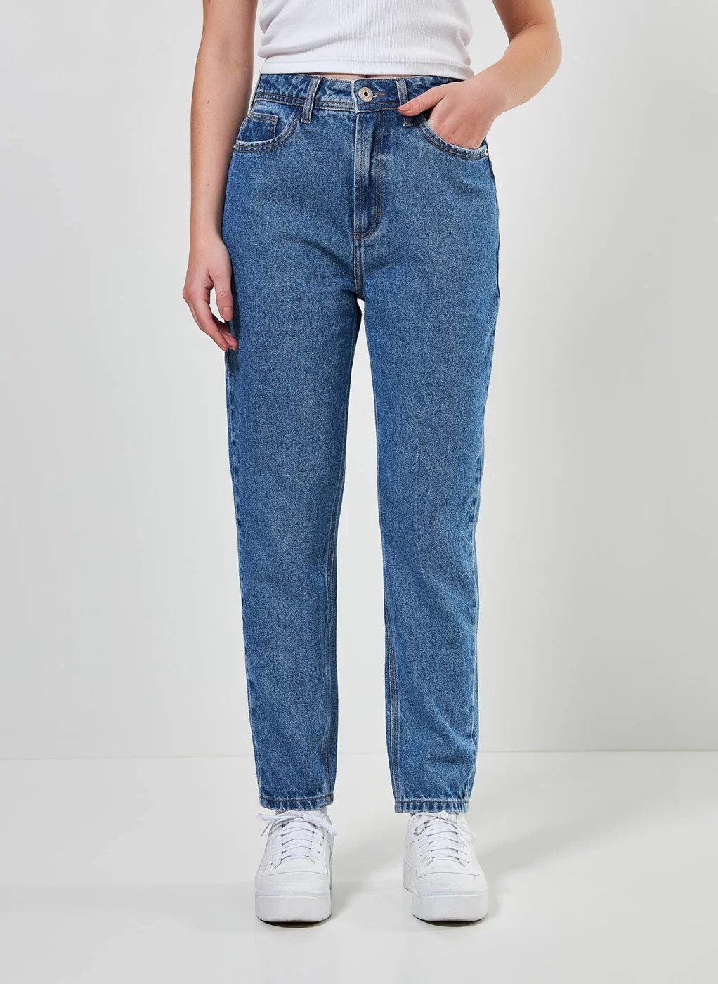 calça mom jeans