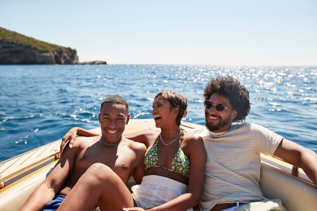 45% dos heterossexuais já pensaram em ter relações homoafetivas; entenda