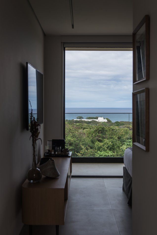 Vista em um dos quartos da pousada.