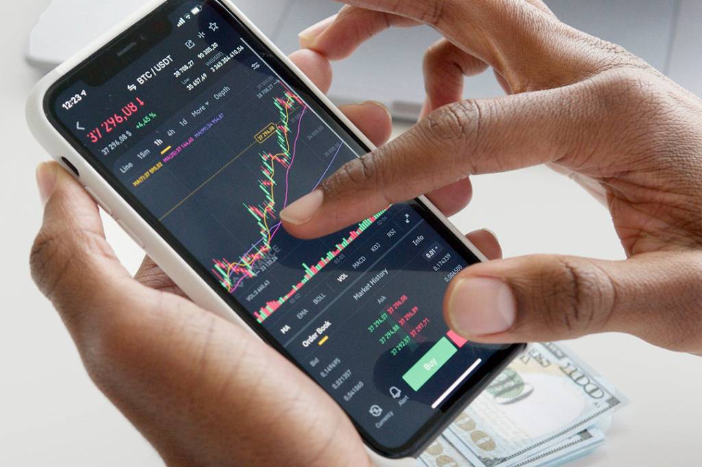 Aplicativos financeiros podem ajudar a organizar seu dinheiro