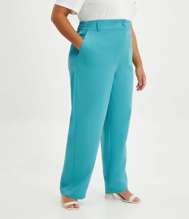 Calça de alfaiataria azul bebê plus size