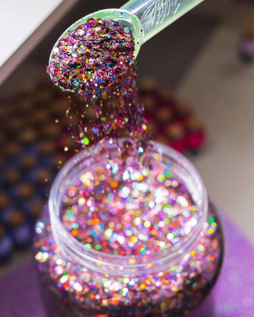 Glitter biodegradável da Contém Glitter