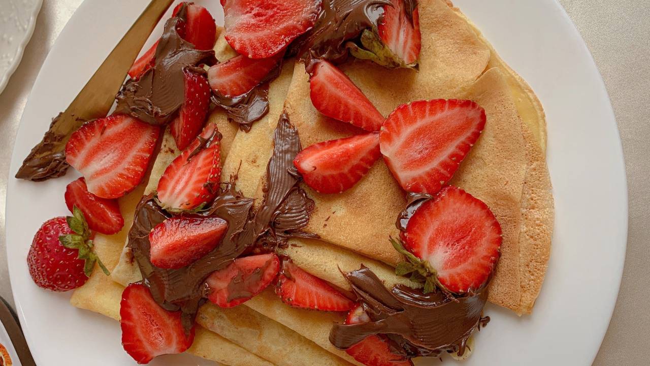 Crepes com Nutella e frutas