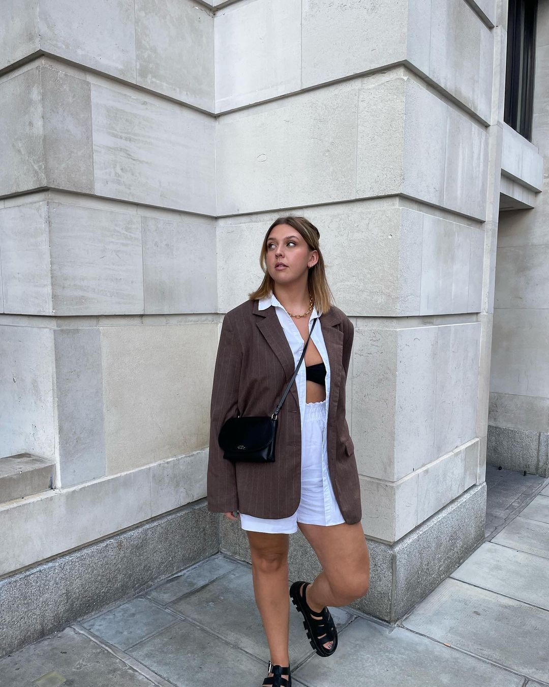 look plus size com bermuda elegante