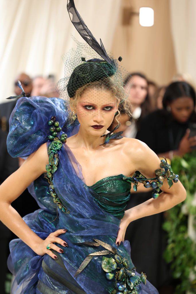 Destaques de beleza no tapete do Met Gala 2024.