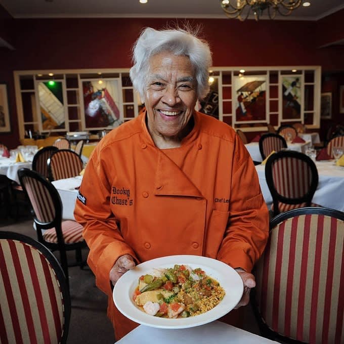 Leah Chase inspirou a personagem Tiana da Disney A chef Leah Chase inspirou a criação da personagem Tiana da Disney