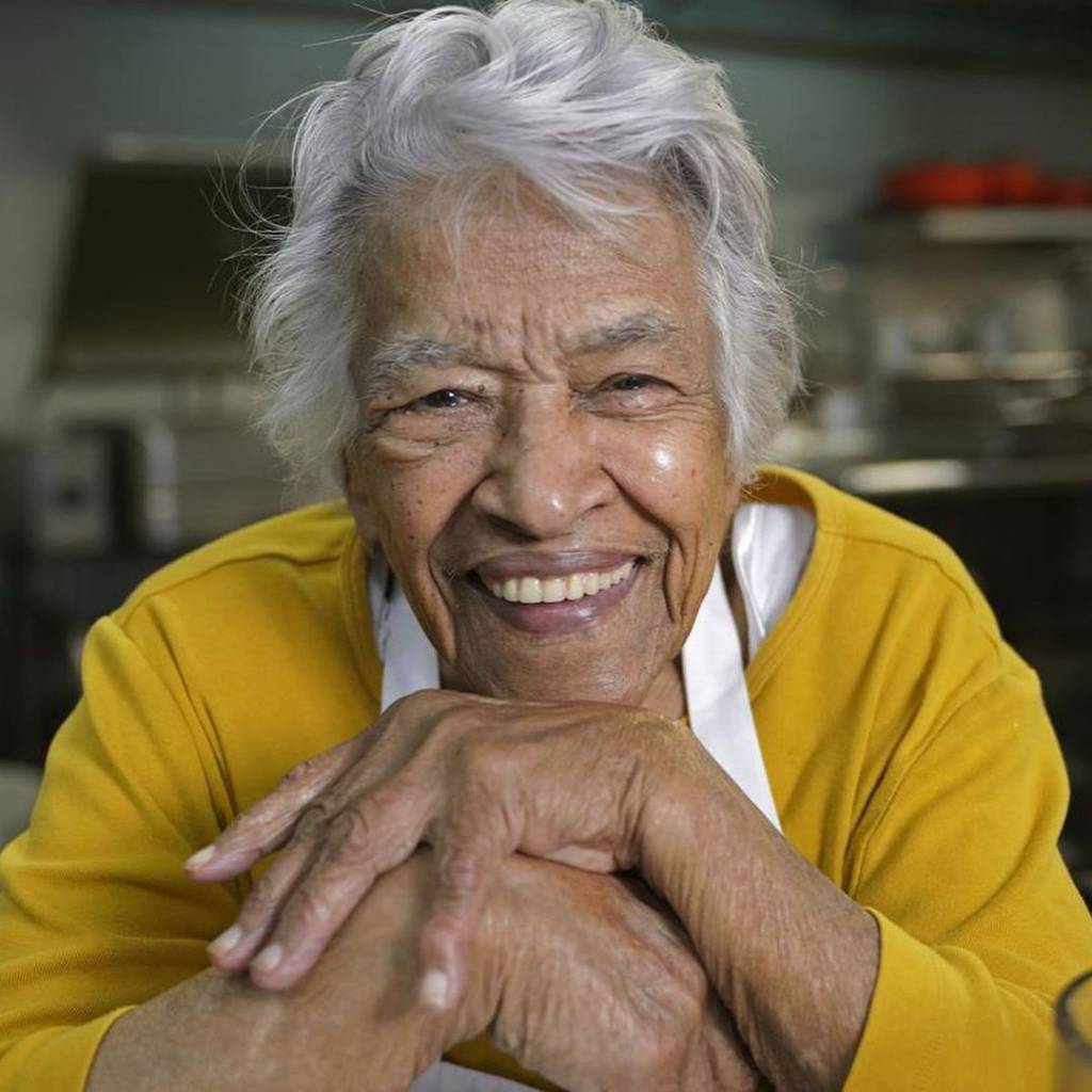 Leah Chase rainha da cozinha crioula A chef Leah Chase inspirou a princesa Tiana, personagem da Disney