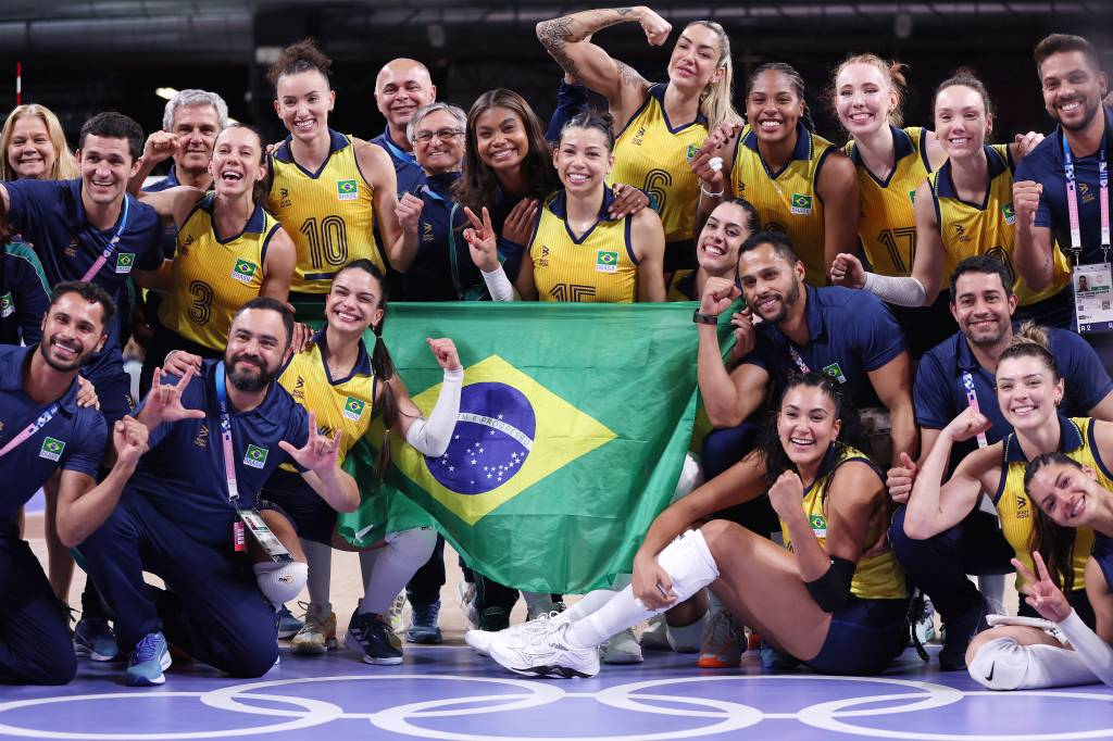 Bronze no vôlei, prata no futebol: o sábado nas Olimpíadas