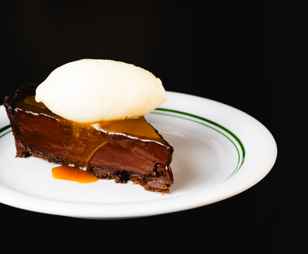 Bar dos Cravos_Torta de chocolate e cupuaçu Bolo de chocolate do Bar dos Cravos