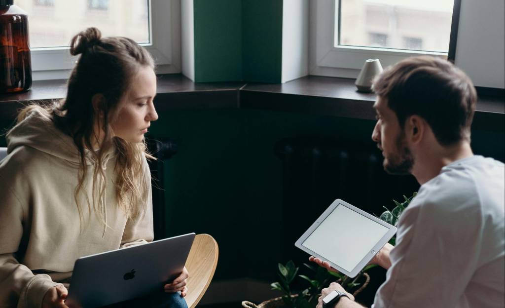 As mulheres devem copiar o posicionamento político do parceiro?