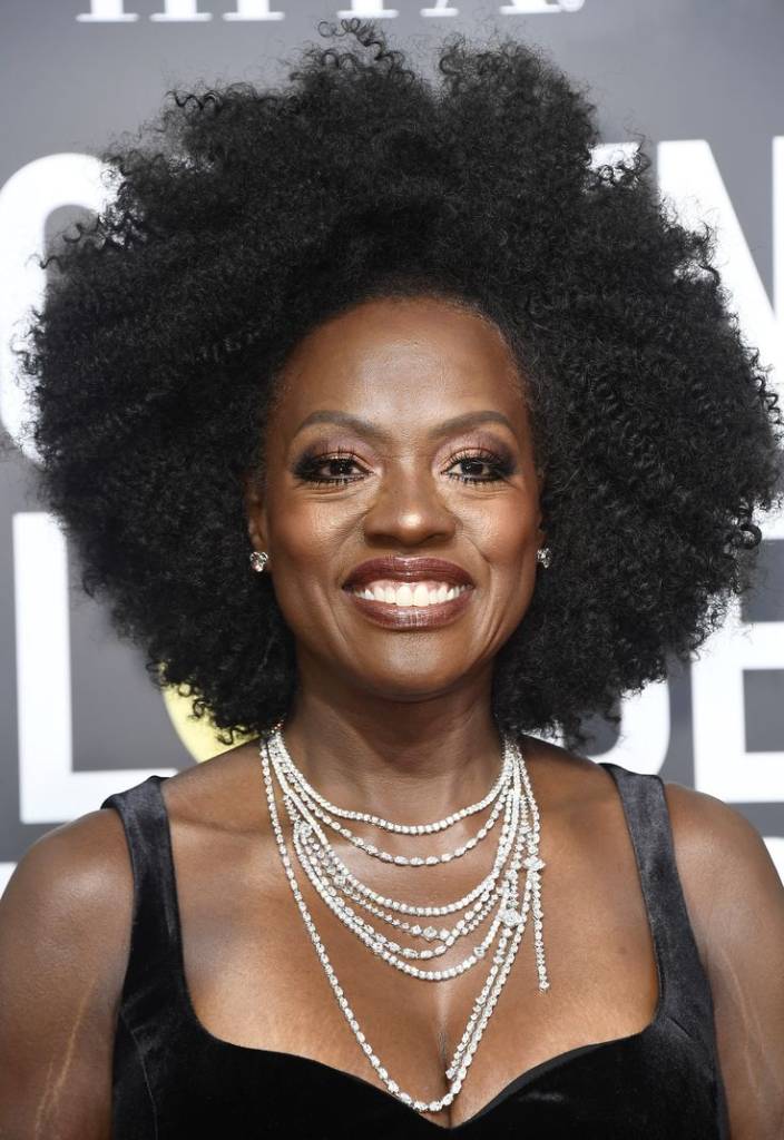 viola-davis-corte-redondo 5 cortes curtos para cabelos crespos e cacheados que são tendências