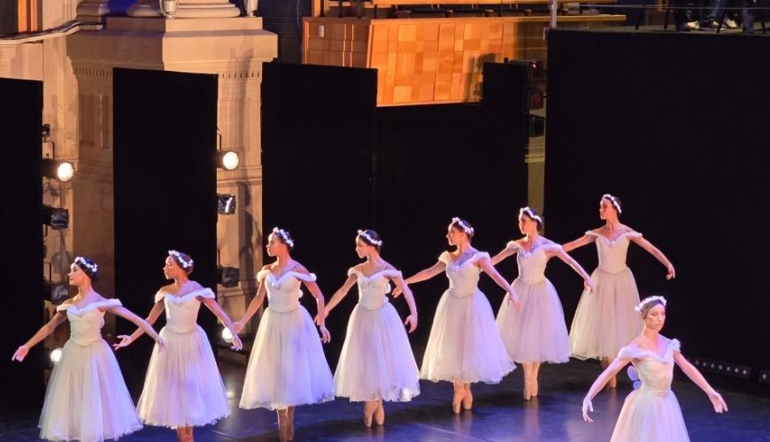Palco da Sala São Paulo conta com Les Sylphides e Madrugada