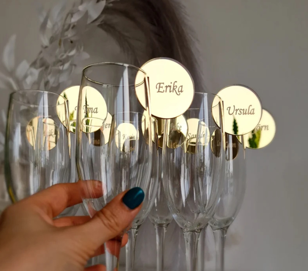 2.-Marcador-de-copo-Foto-Etsy-Divulgação Marcadores de copos podem surpreender seus convidados