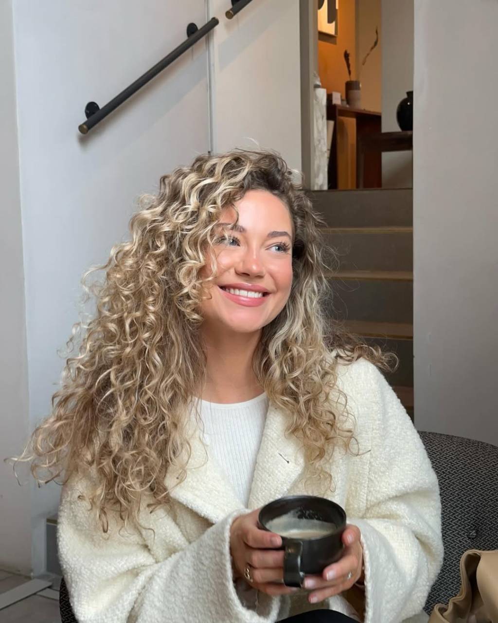 Os melhores ativadores de cachos para cabelos ondulados e cacheados