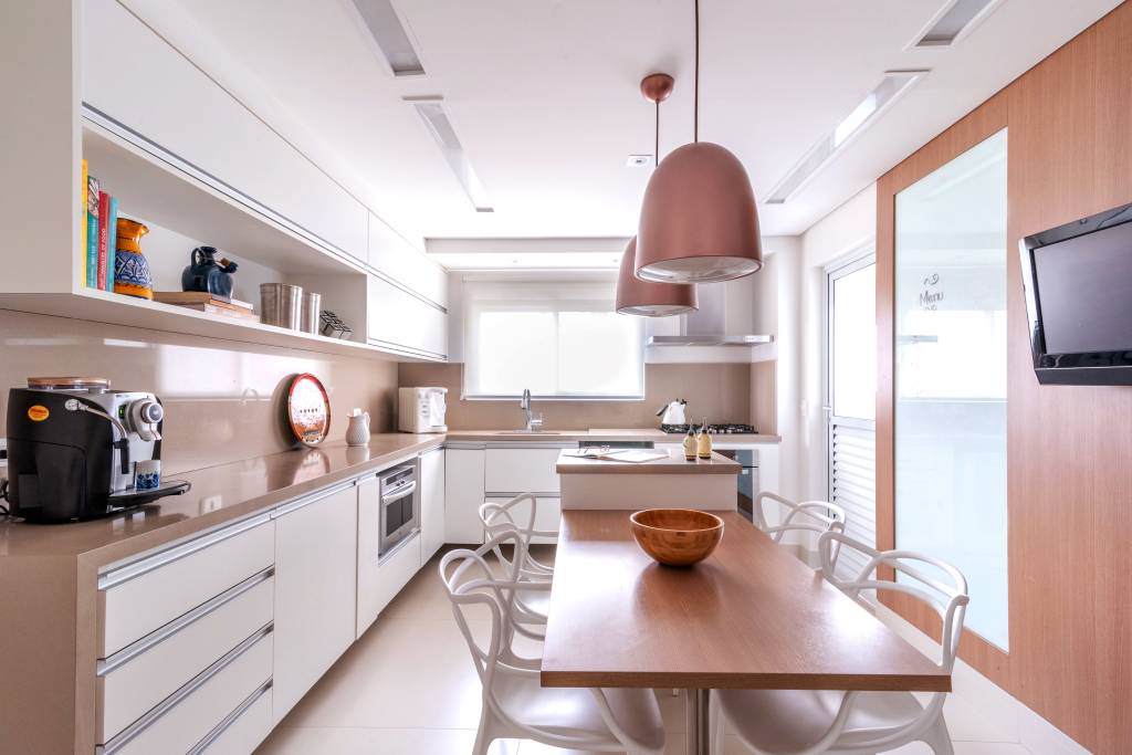 cozinha-aconchegante-cor-do-ano-inspiração-decor Cor 2025: 5 projetos que apostam em tons parecidos com o mocha mousse