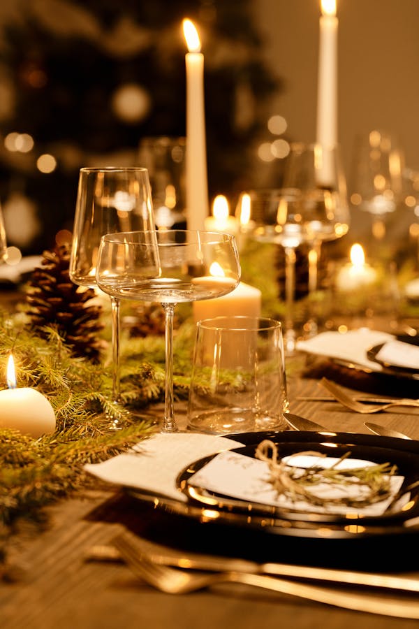 Mesa posta com velas é mais elegante