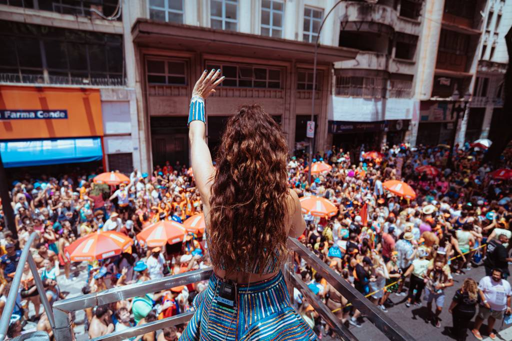 Mariana Aydar Carnaval Com uma sonoridade moderna e influências que vão do baião ao pop, Mariana Aydar conquistou espaço no cenário nacional e internacional