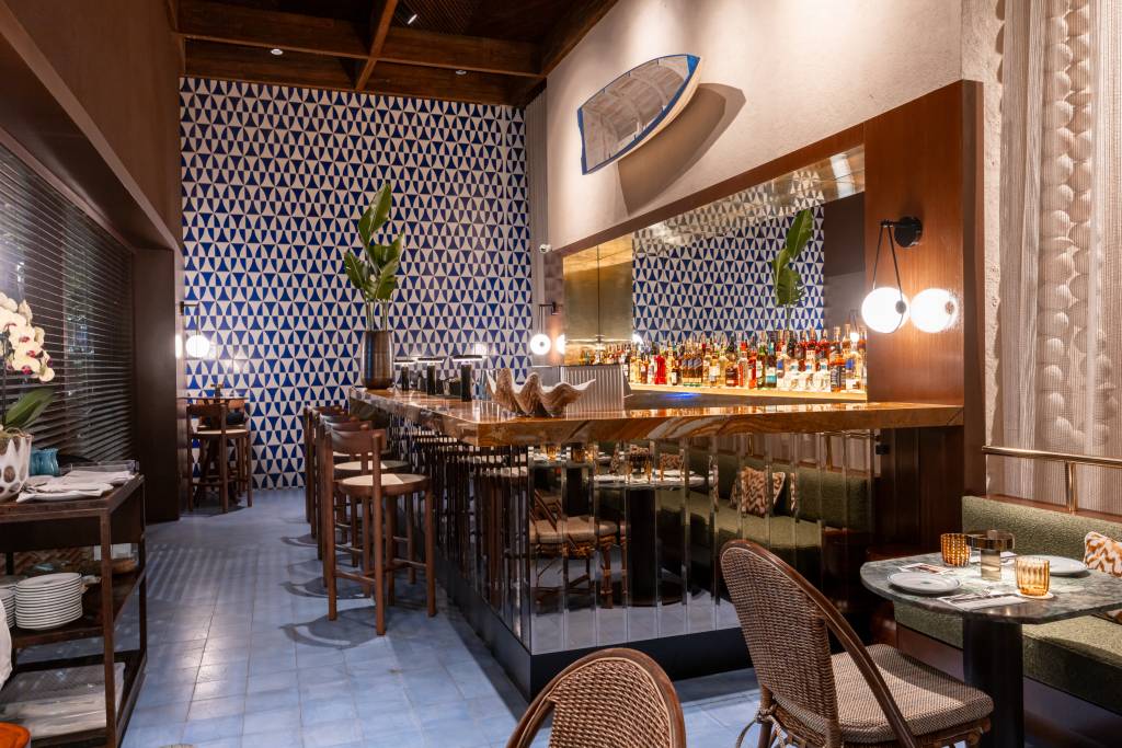 Conhecemos o exclusivo Resid Bar, chefiado por Alex Atala