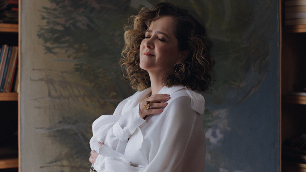 Carla Madeira está prestes a fazer história na literatura brasileira; entenda