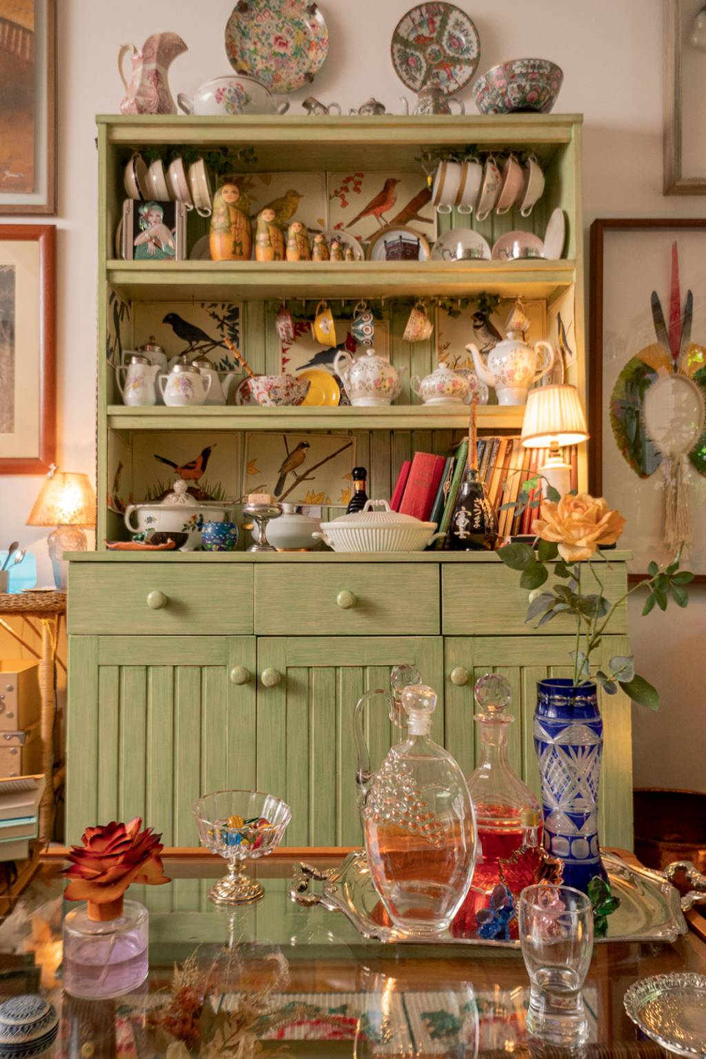 estante-decoracao-avos-da-razao.jpg Decoração apartamento Avós da Razão revista CLAUDIA