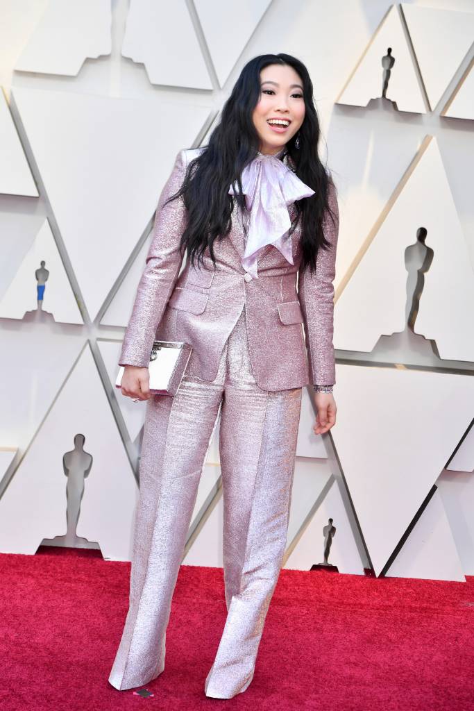 91st Annual Academy Awards – Arrivals A atriz Awkwafina apostou um terno para apresentar uma categoria na cerimônia de 2019