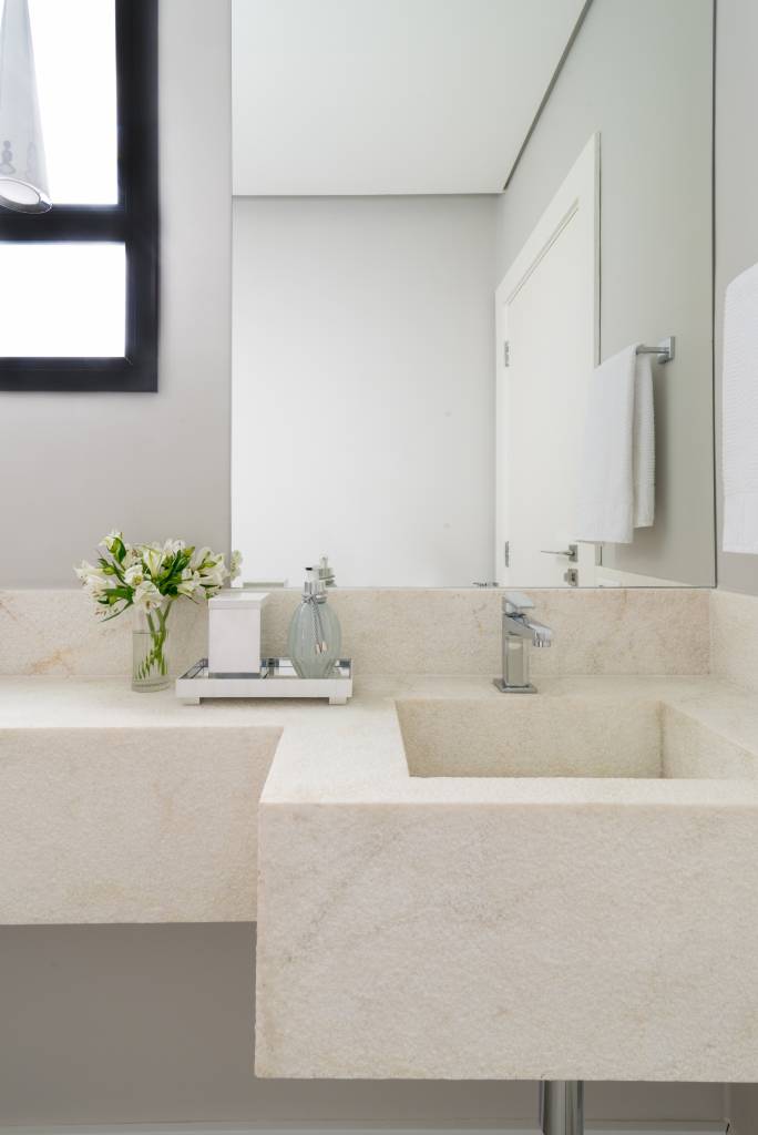 Lavabo Neste lavabo, o mármore e o material de destaque