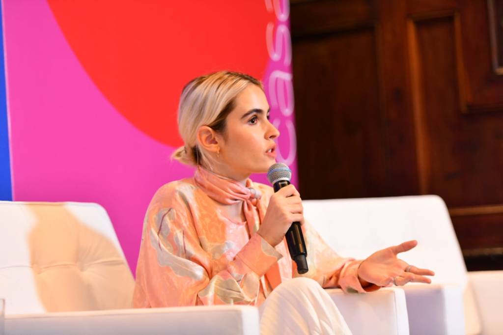 Valentina Herszage: “a arte mostra o que precisa ser lembrado”