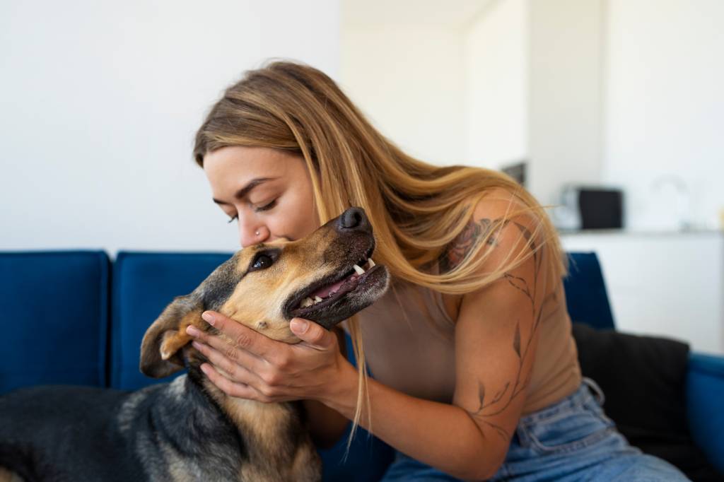 adocao-feminina-pets As mulheres são maioria na adoção responsável de pets no Brasil