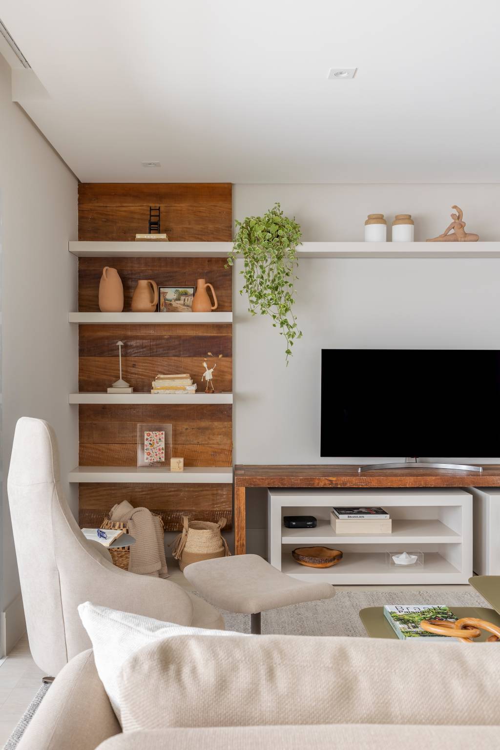 apartamento-clean-planta Como decorar com plantas suspensas