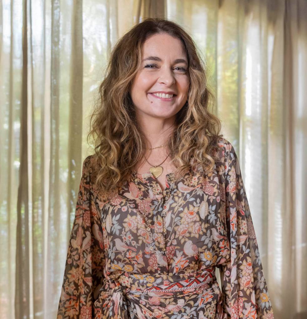 dona-de-mim-quem-e-quem-filipa-claudia-abreu Filipa (Claudia Abreu) é casada com Abel e tenta se dar bem com a enteada, Sofia