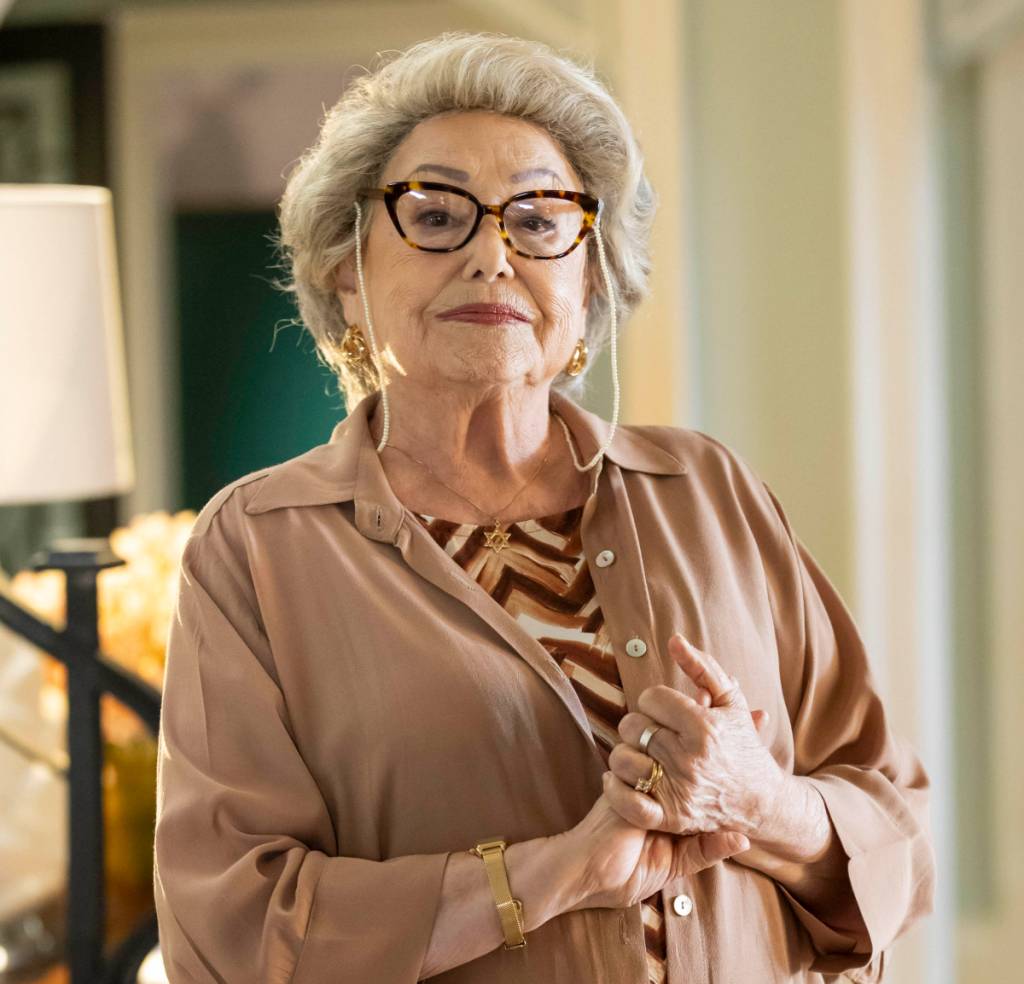 dona-de-mim-quem-e-quem-rosa-suely-franco Suely Franco é Rosa, matriarca da família Boaz, em Dona de Mim
