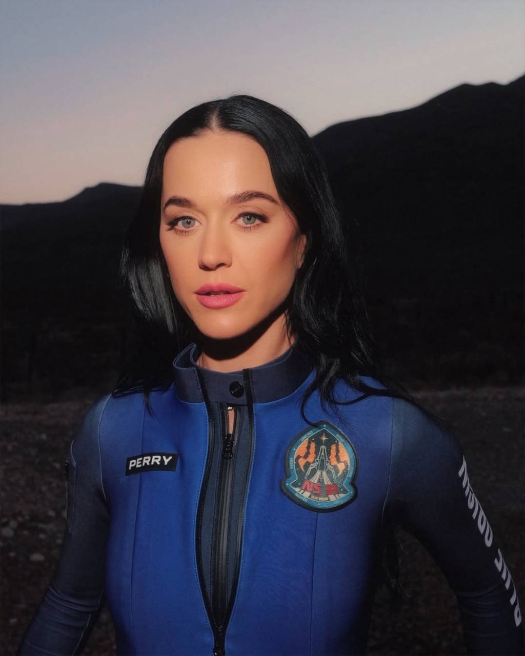 Hipocrisia? Katy Perry diz ‘não é sobre mim’, mas divulga turnê em viagem ao espaço
