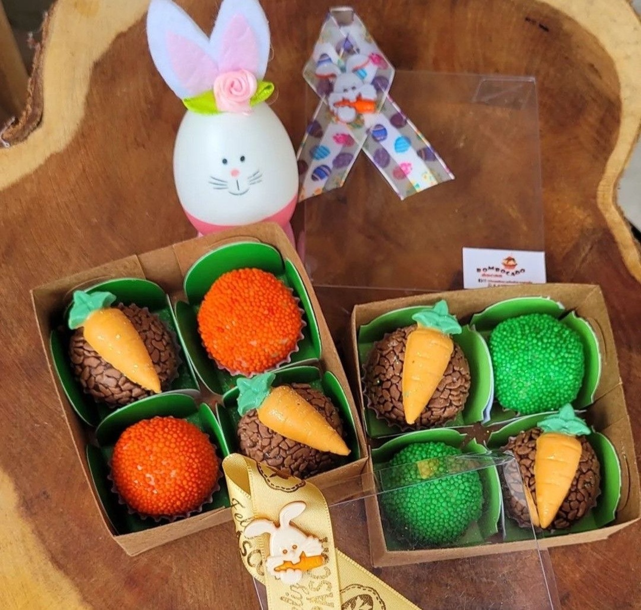 Caixa com brigadeiros tem&aacute;ticos