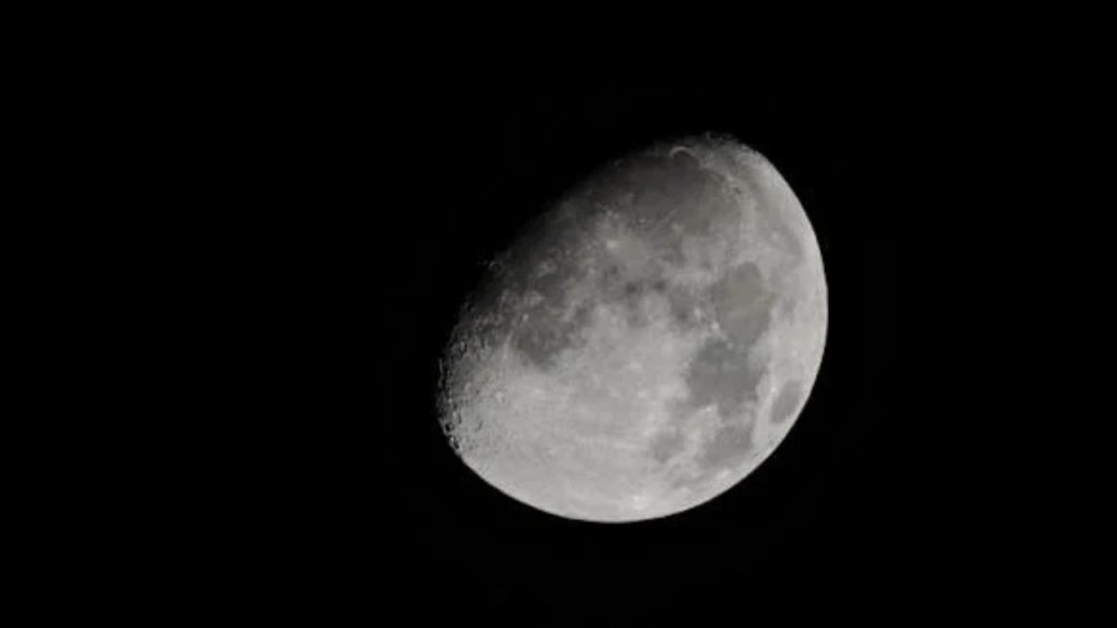 lua-minguante A lua minguante, por usa vez, ajuda a diminuir o volume