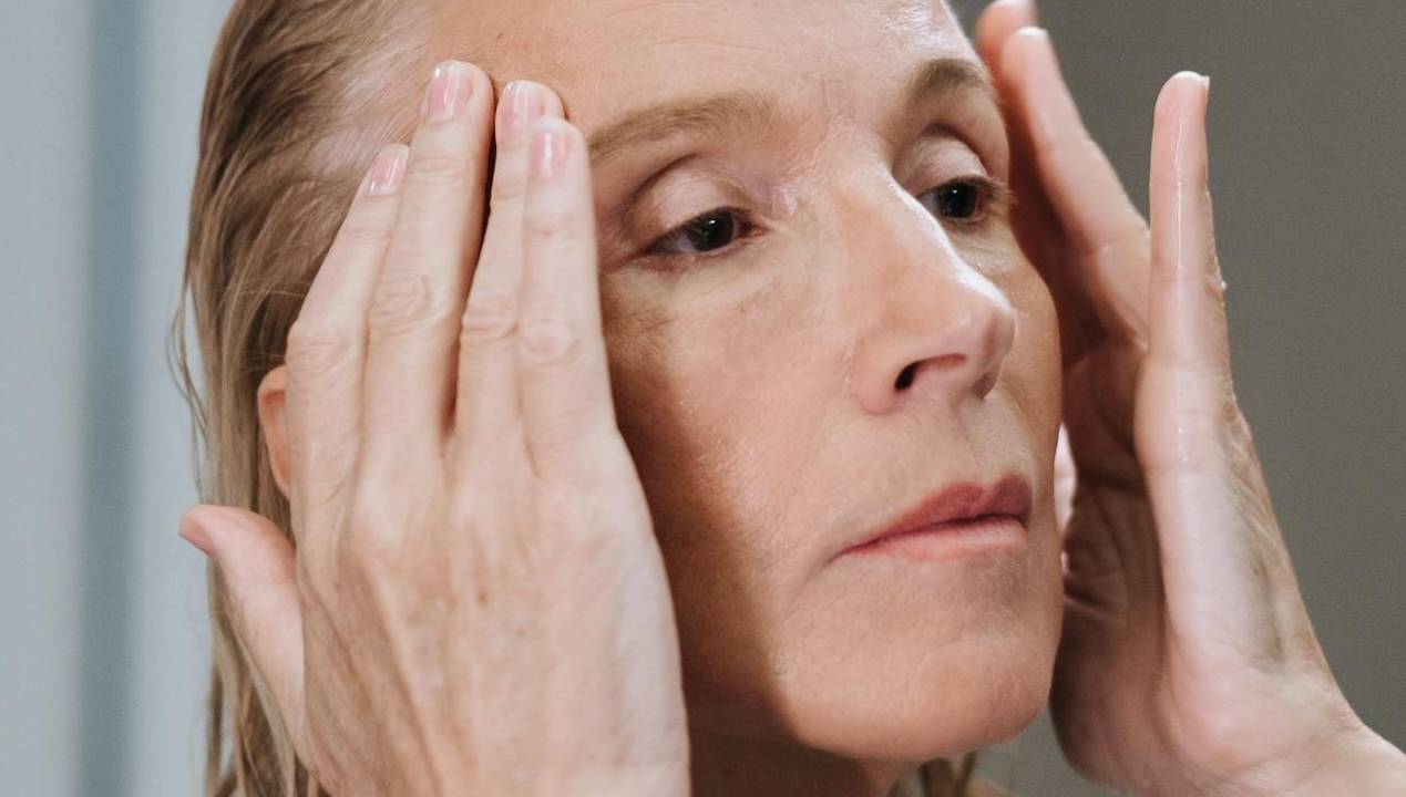 O que acontece com a pele durante a menopausa?