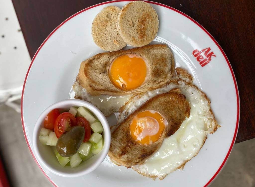 receitas-dia-das-maes-filhos-que-nao-cozinham-feitico-da-lua-akdeli Um café da manhã para surpreender sua mãe, mesmo você sendo um filho que não cozinha, é esta receita batizada de Feitiço da Lua